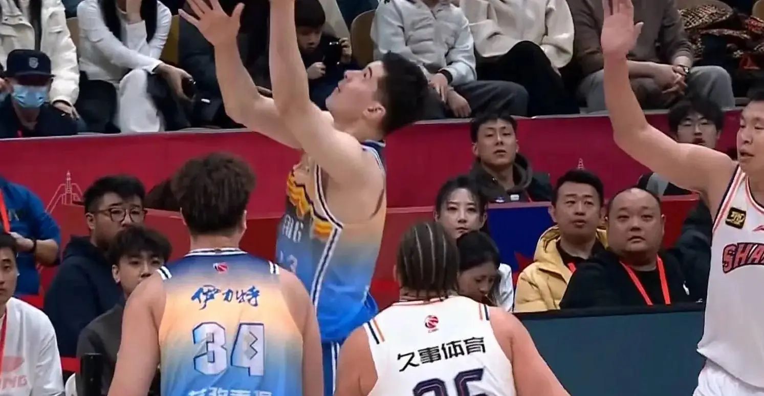进攻防守均需完善，夺冠球队需全面提升